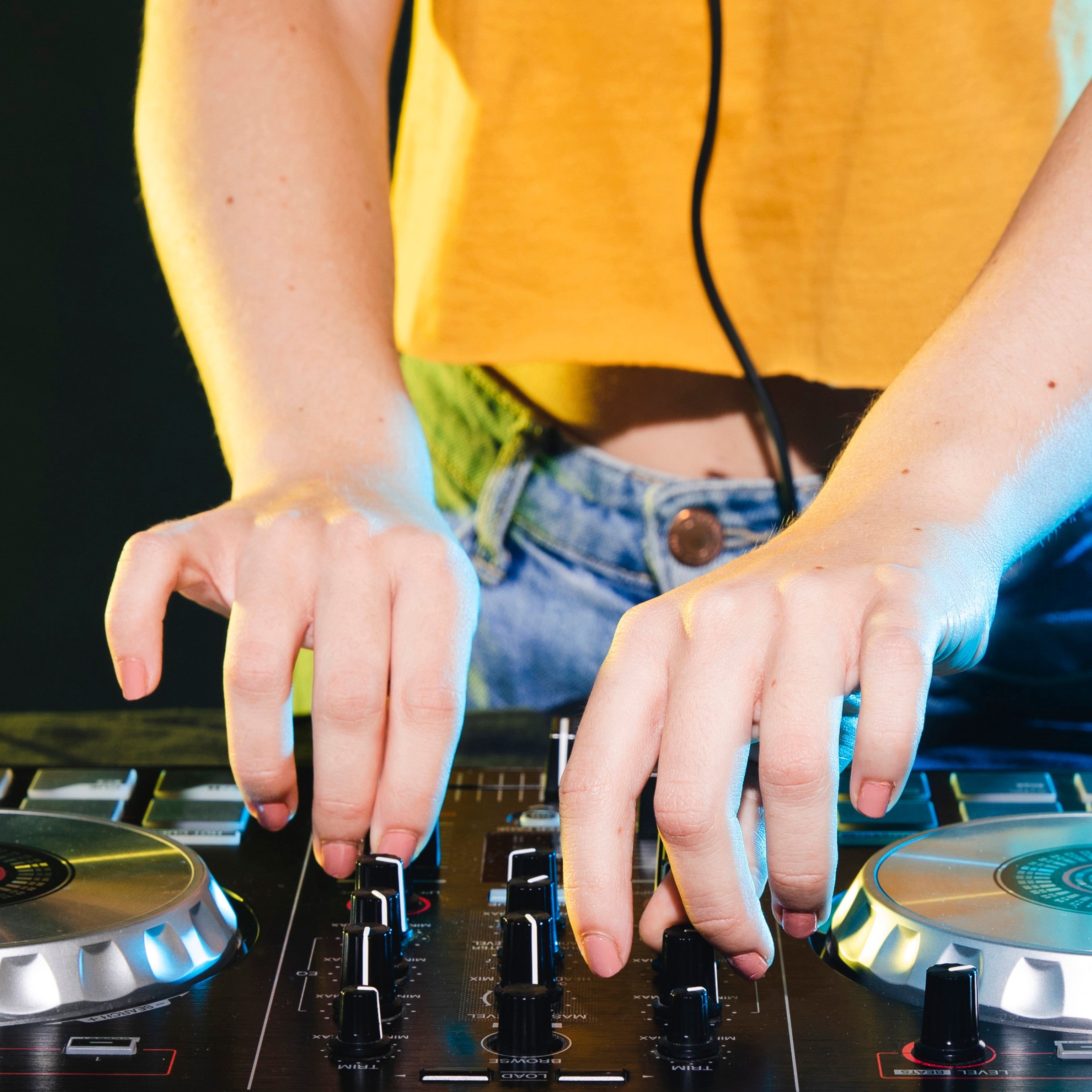 Perfume alternative to Yara by Lattafa – Sisters B4 Misters by Jusbox, a sweeter, more refined gourmand floral scent with creamy fruity notes