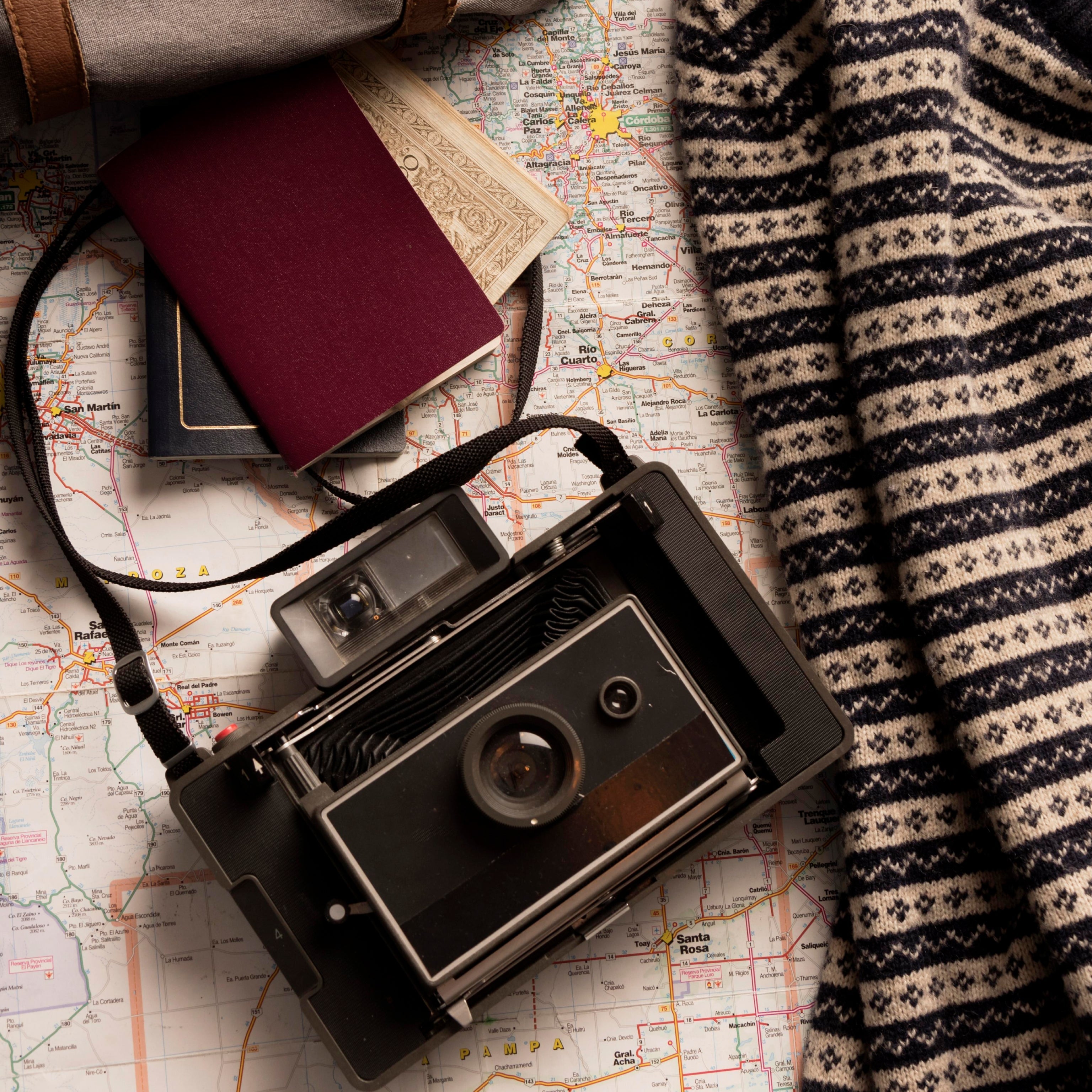 Estoras Antal and Shadows Of Giza unisex fragrances with woody amber and mineral notes